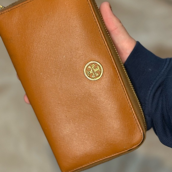 Tory Burch Tan Leather Zip Wallet - Picture 3 of 9